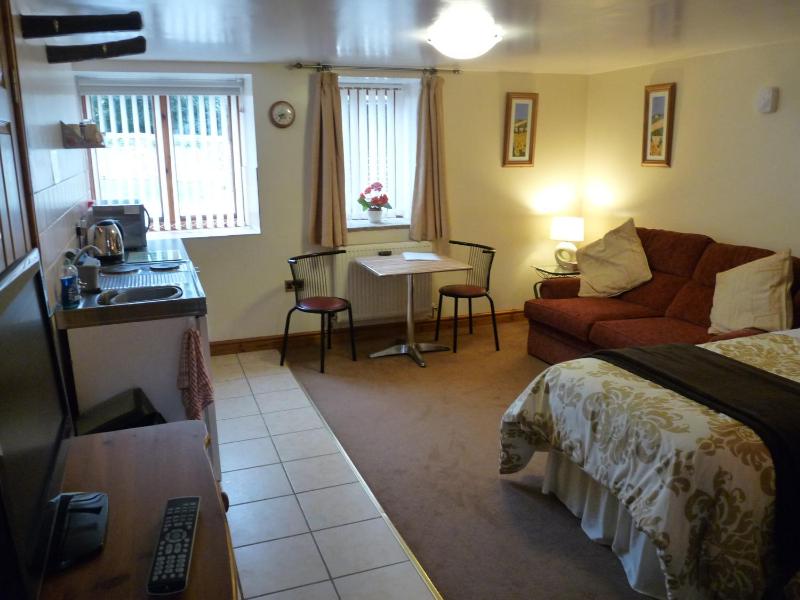 Oakenholt Farm Bed and Breakfast - image 23