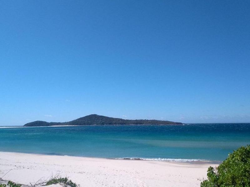 14 The Dunes large unit with pool tennis court and directly across from Fingal beach - image 5