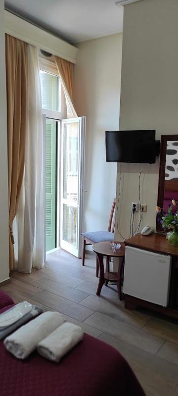 Double Room image 4