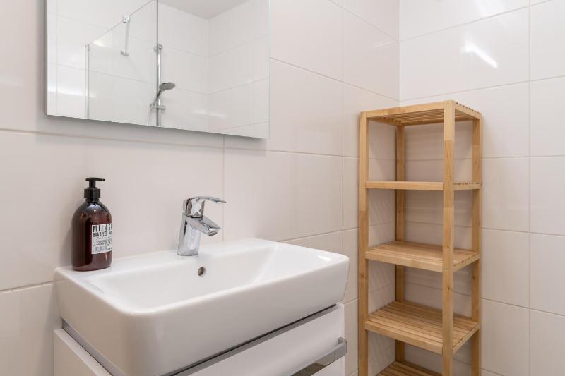 One-Bedroom Apartment image 2