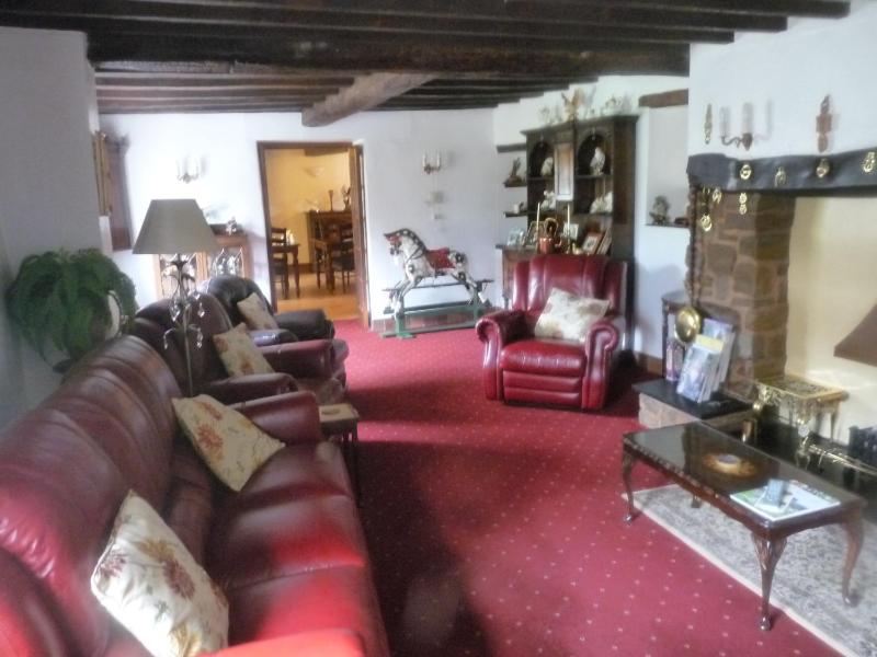 Oakenholt Farm Bed and Breakfast - image 32