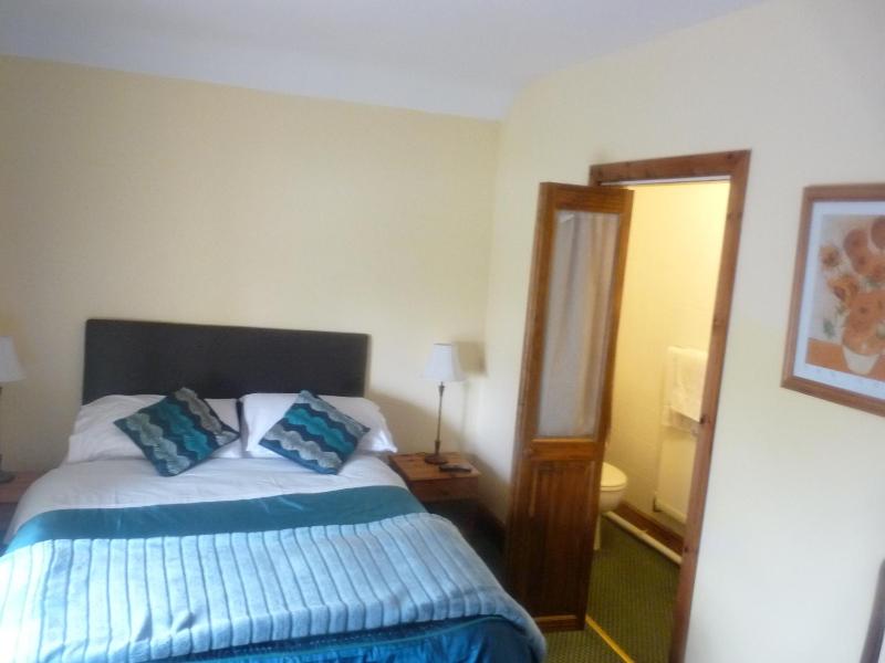 Oakenholt Farm Bed and Breakfast - image 22