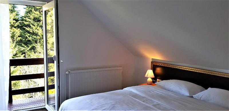 Triple Room with Mountain View image 2