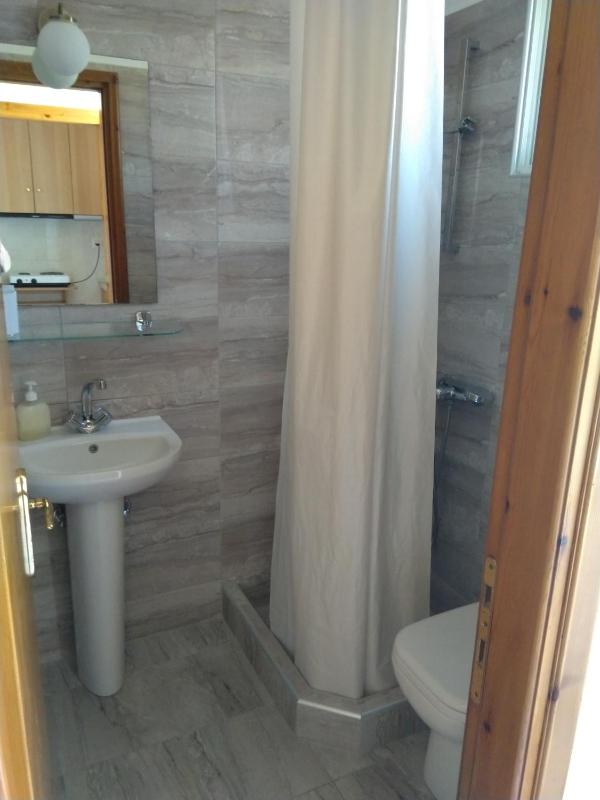 Studio with Sea View (2 Adults) - Ground Floor image 4
