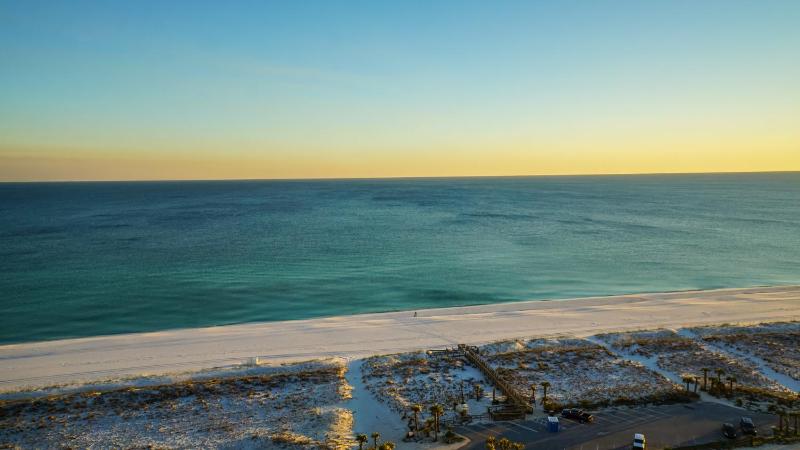 Three-Bedroom Apartment - Water View image 1