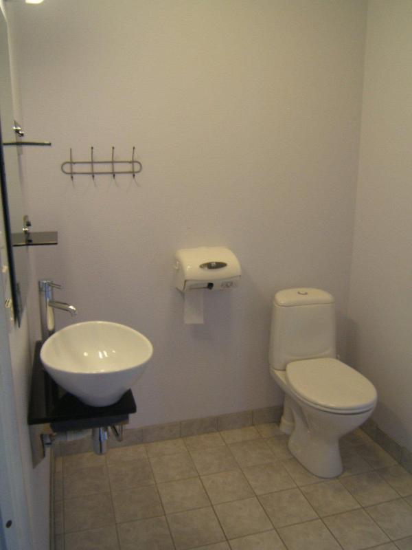 One-Bedroom Apartment image 4