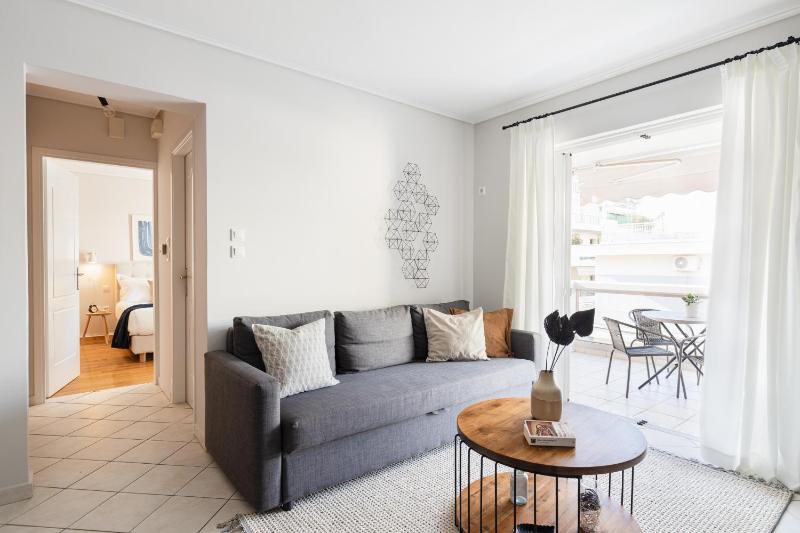 Ideal 1 BR Apartment in Petralona by UPSTREET - image 2