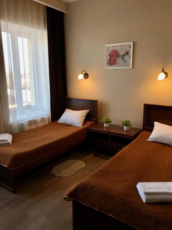 Superior Twin Room image 1