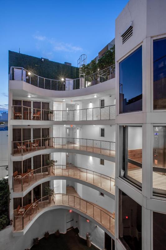 Bentley Hotel South Beach - image 4