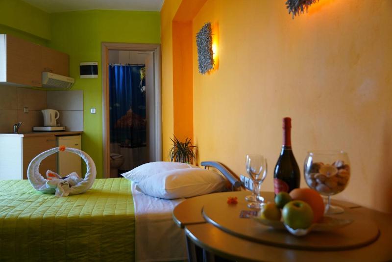 Quadruple Room image 3
