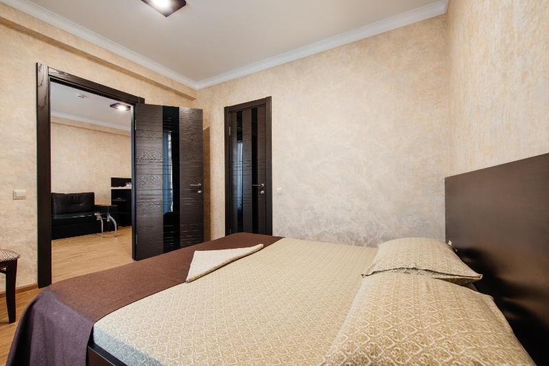 Family Suite with Balcony image 2