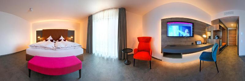 Deluxe Double Room image 3