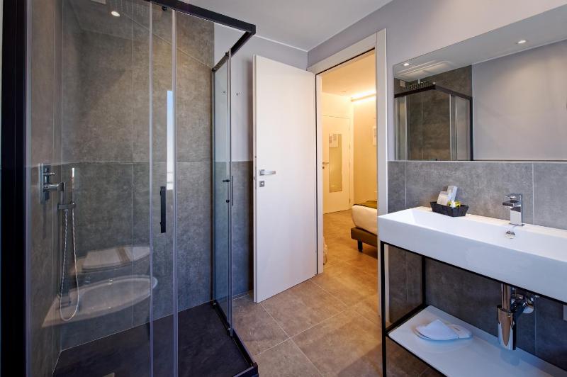 Double Room image 1