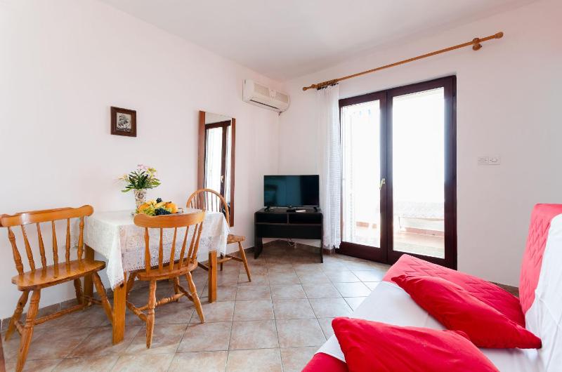 One-Bedroom Apartment with Balcony image 3