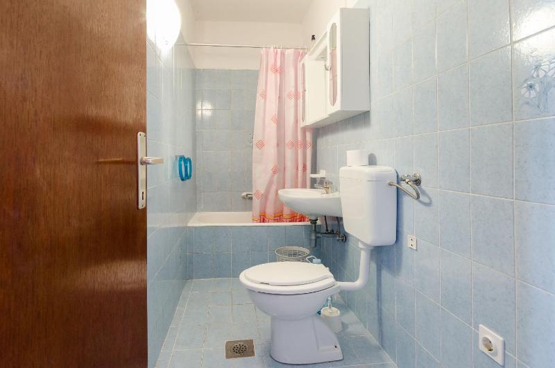 One-Bedroom Apartment with Balcony image 2