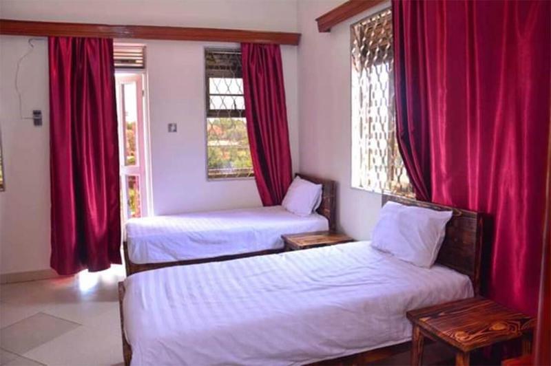 Go around Kampala all day to return to your wonderful apartment - image 10