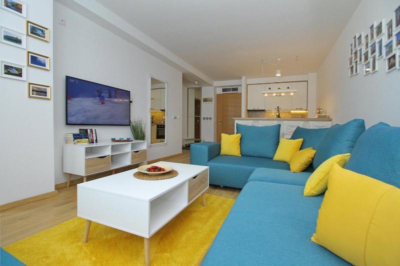 One-Bedroom Apartment image 2