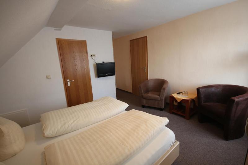 Economy Double Room image 2