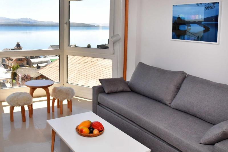 Alojamiento con espectacular vista al lago Images