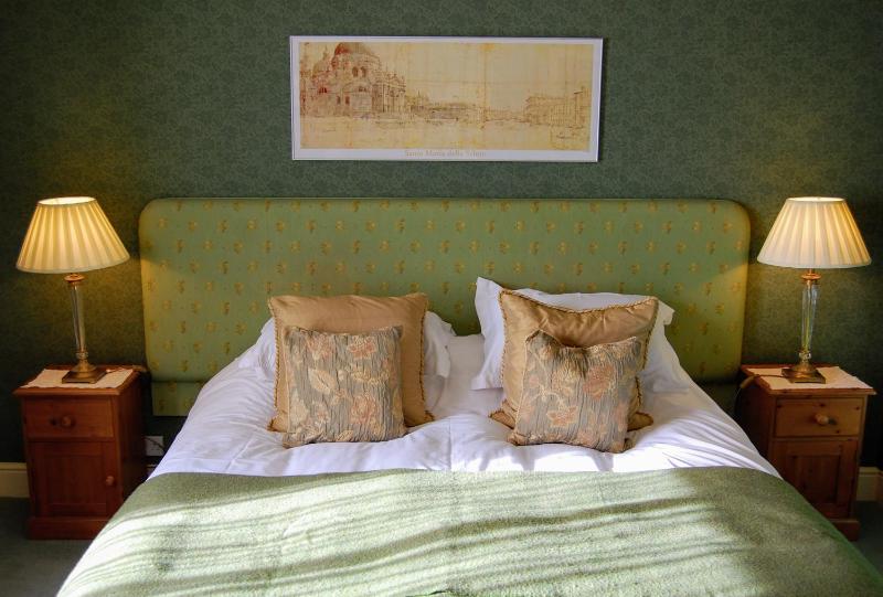 Deluxe Double Room image 1