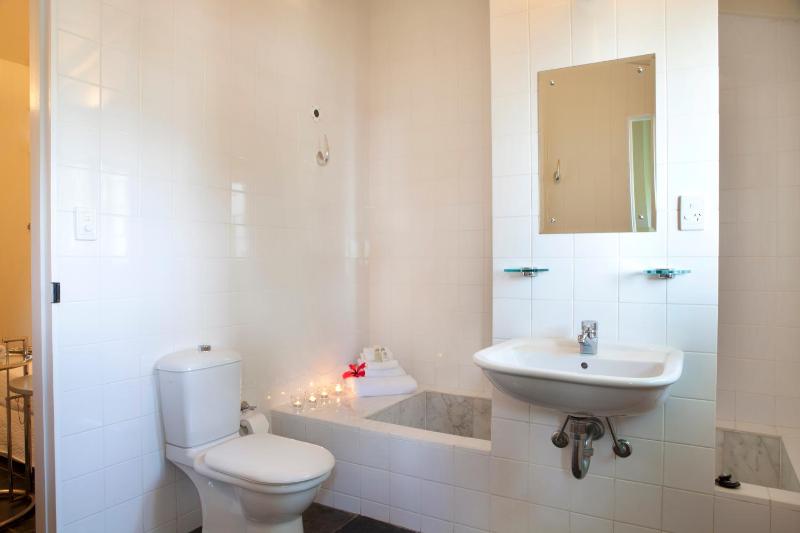 Port Douglas Cottage & Lodge - image 15