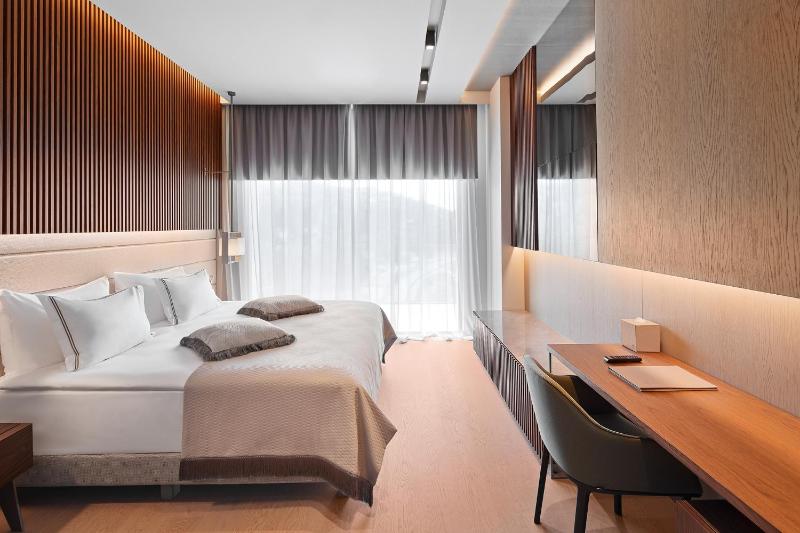 Standard Double Room image 1