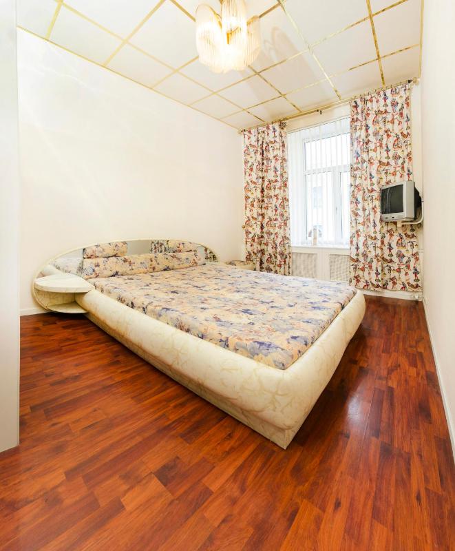 One-Bedroom Apartment - Nevsky Prospect, 53  image 3