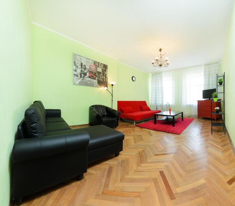 Two-Bedroom Apartment - ulitsa Pravdy 5 image 1