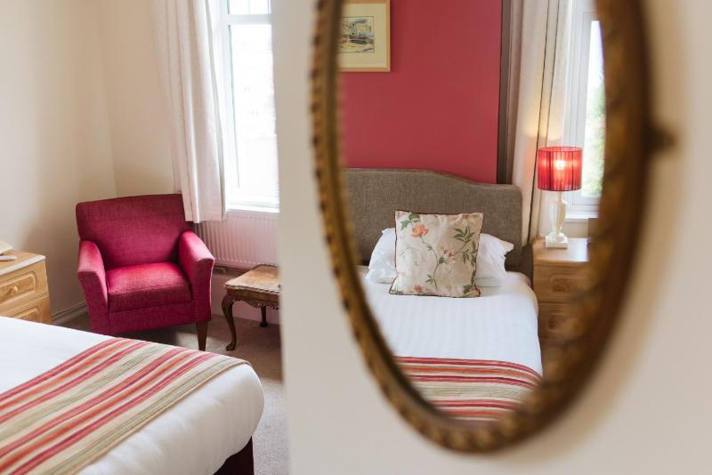Deluxe Double Room with Sea View image 4