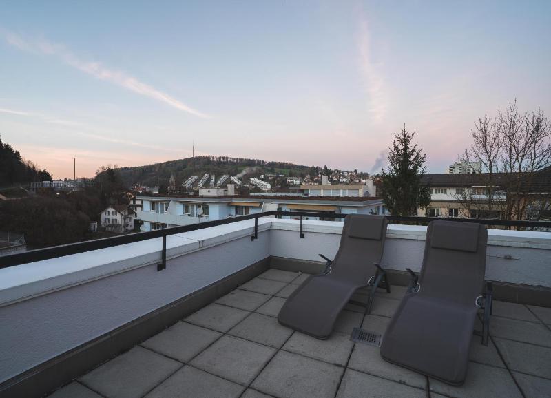 One-Bedroom Apartment with Terrace image 4