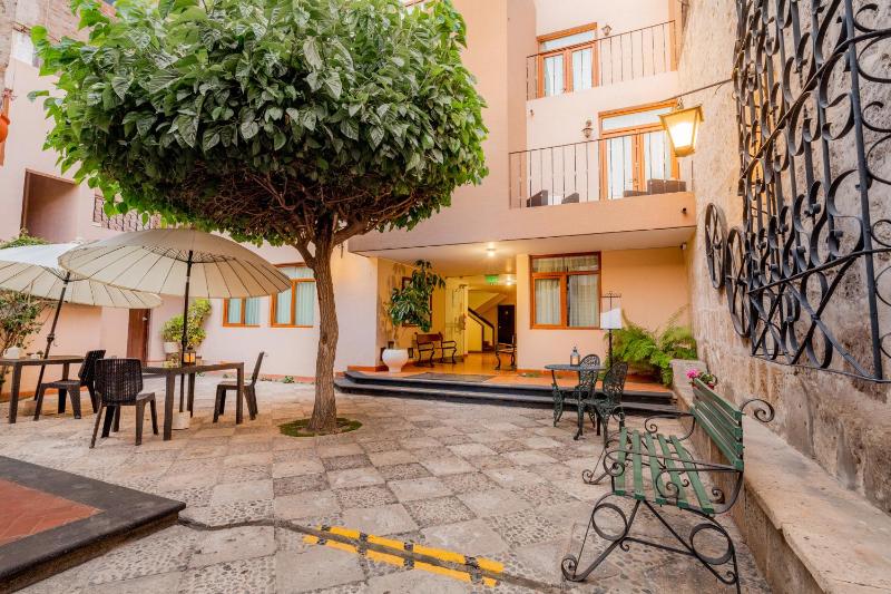 Hotel Los Tambos Colonial - image 1