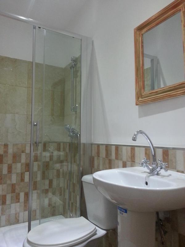 Double Room with Private Bathroom image 4