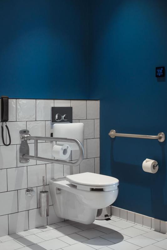 King Room - Disability Access image 3