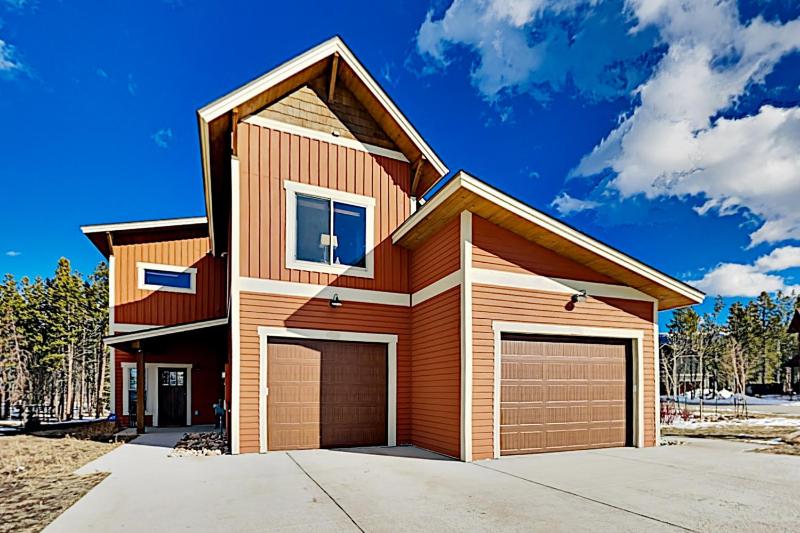 Four-Bedroom Townhouse image 1