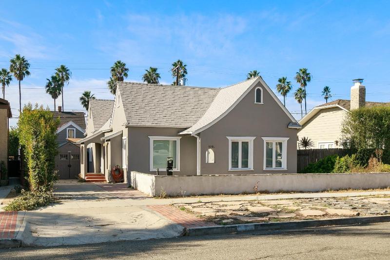 Three-Bedroom House image 1