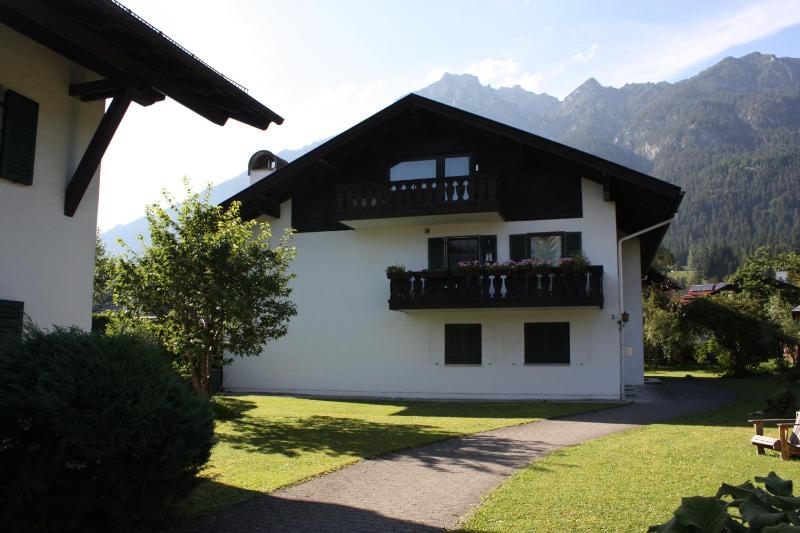Apartment with Mountain View image 2