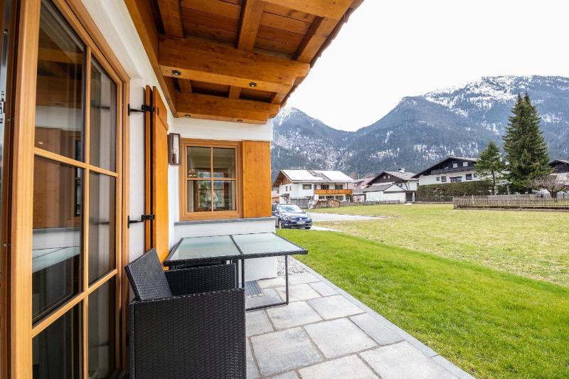 Apartment with Mountain View image 4