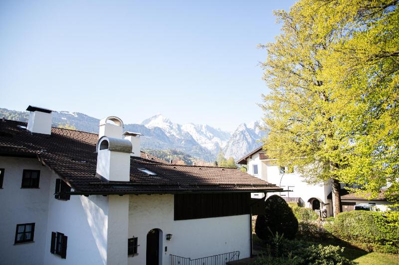 Apartment with Mountain View image 4
