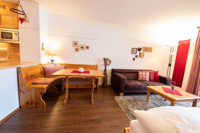 Apartment with Mountain View image 2