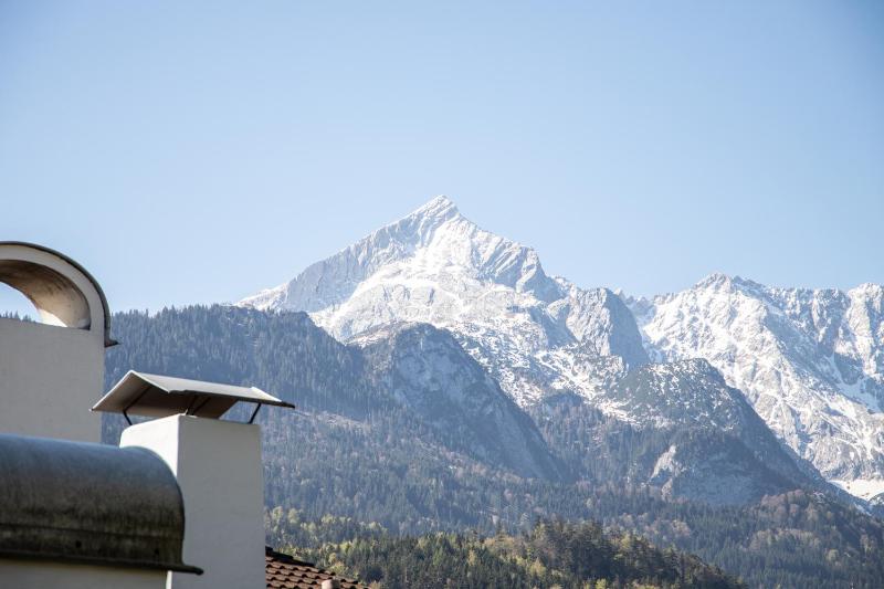 Apartment with Mountain View image 3