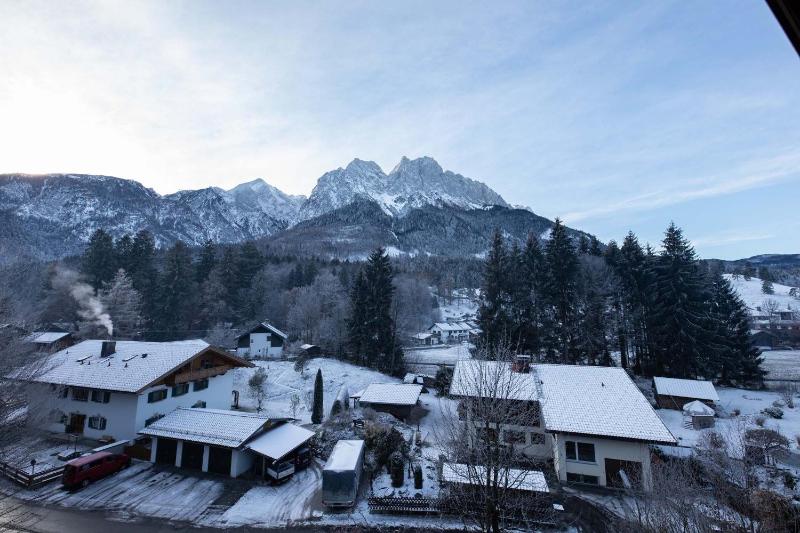 Apartment with Mountain View image 4
