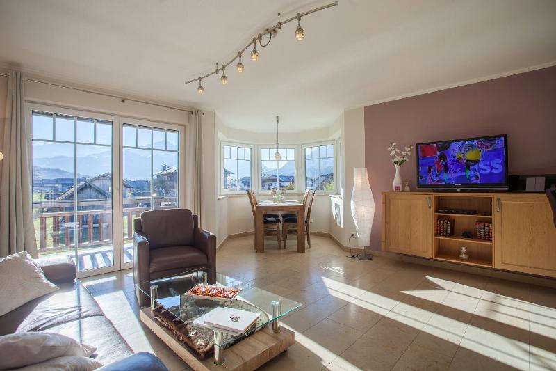 Apartment with Mountain View image 4