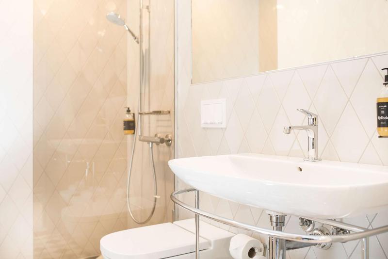 Standard Single Room image 3