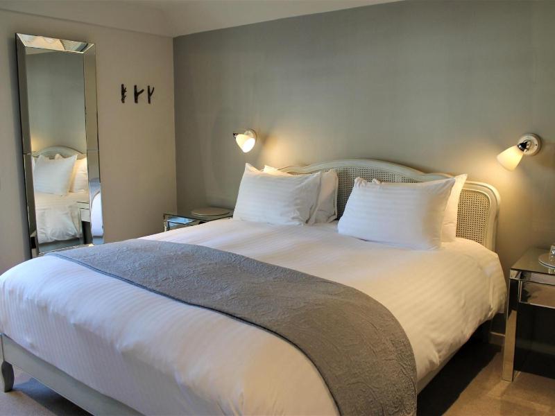 Double Room with Private Bathroom image 3