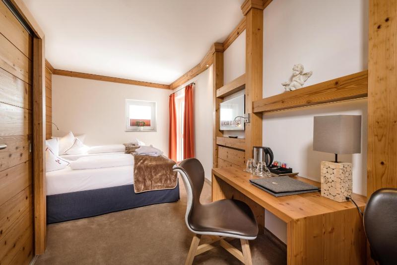Two-Bedroom Suite image 3