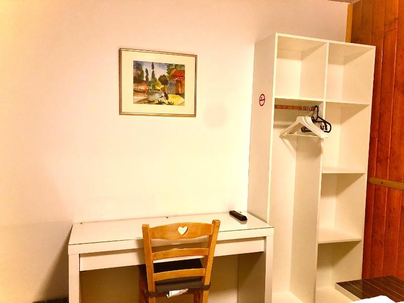 Twin Room image 1
