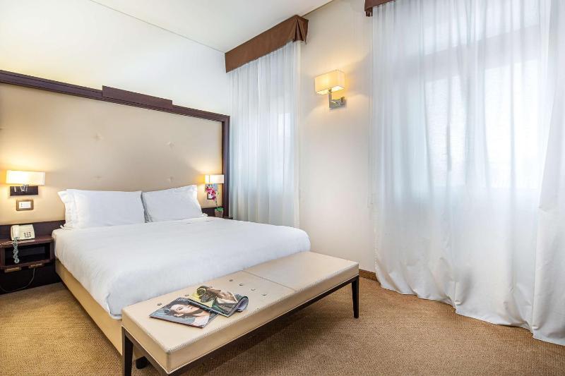 Standard Queen Room image 1