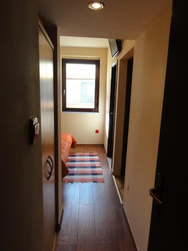 Double Room image 4