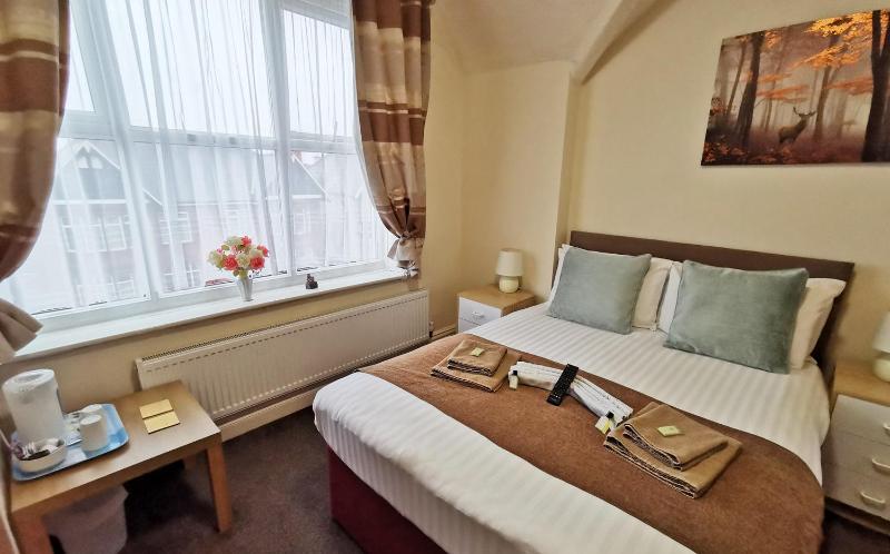 Double Room image 2