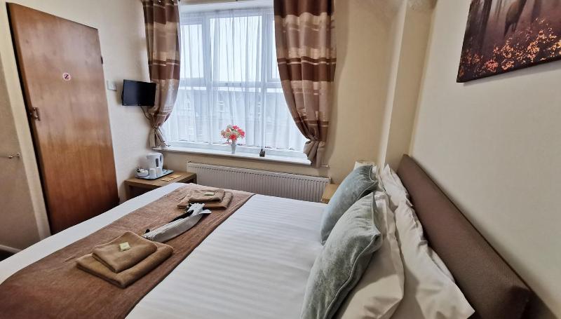 Double Room image 1